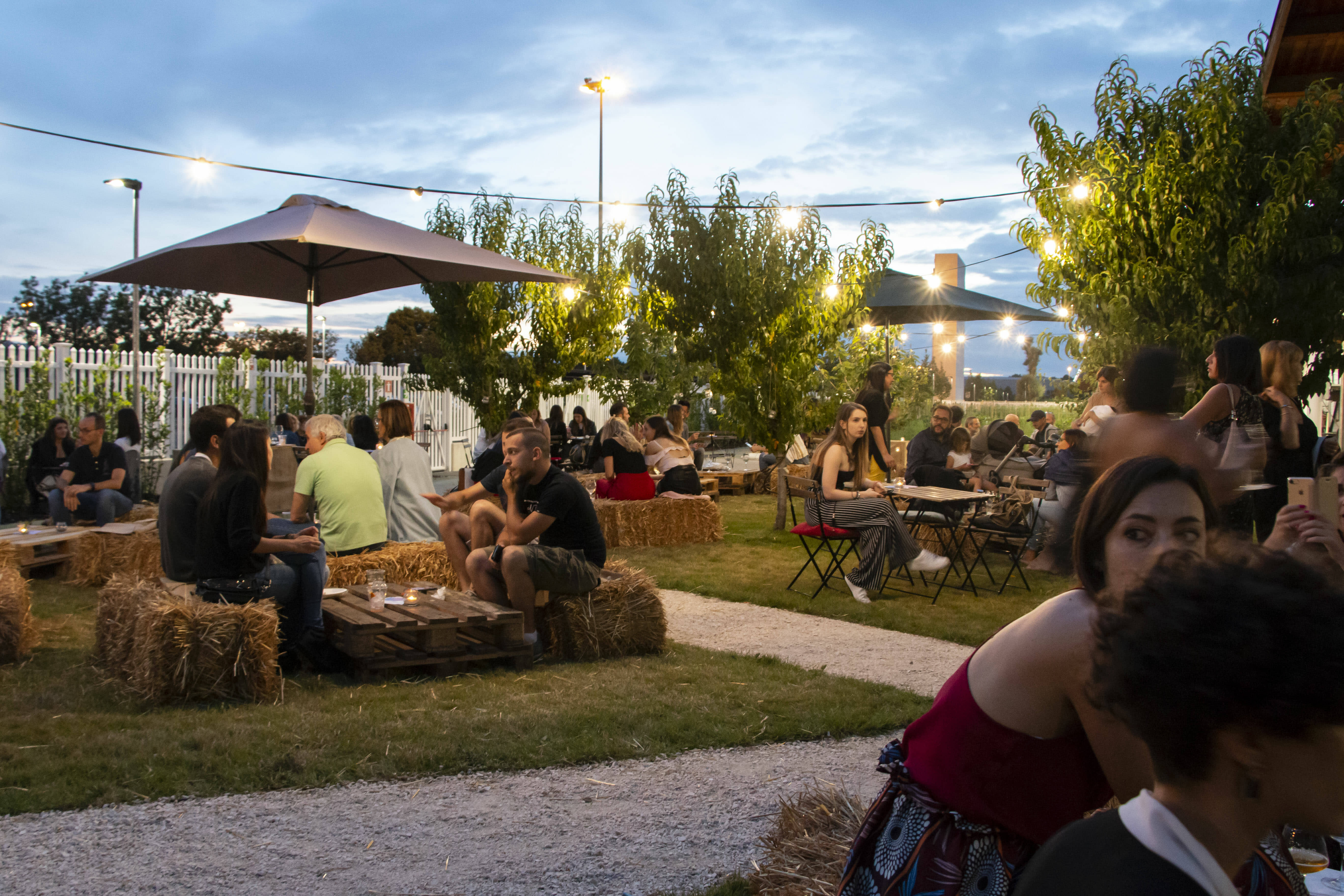 In famiglia a caccia di giardini urbani: torna FICO Estate - PaesiOnLine
